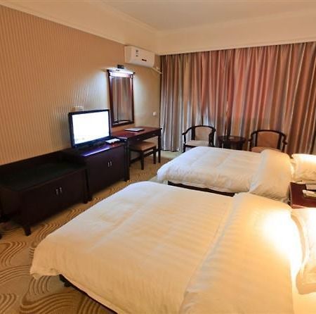 Yangshuo Hua Xiang Man Ting West Street Hotel Стая снимка
