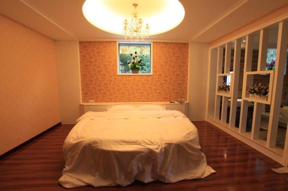Yangshuo Hua Xiang Man Ting West Street Hotel Екстериор снимка